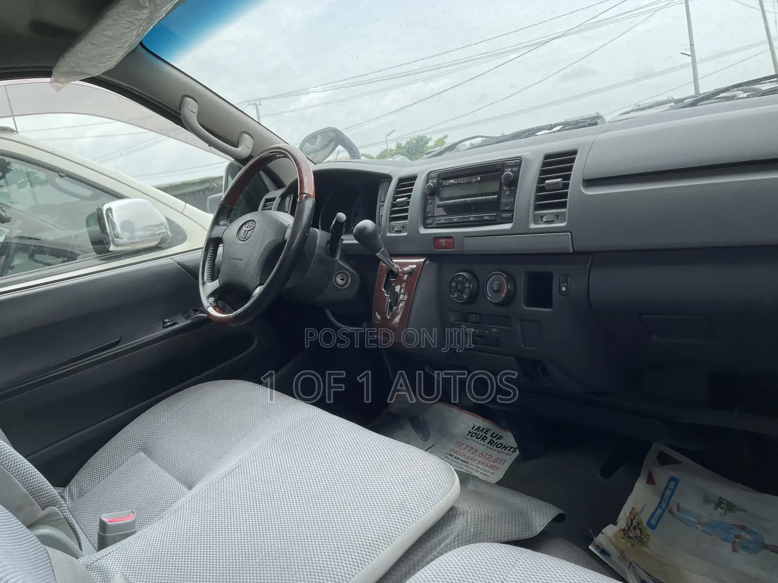 Toyota HiAce 2012 Silver