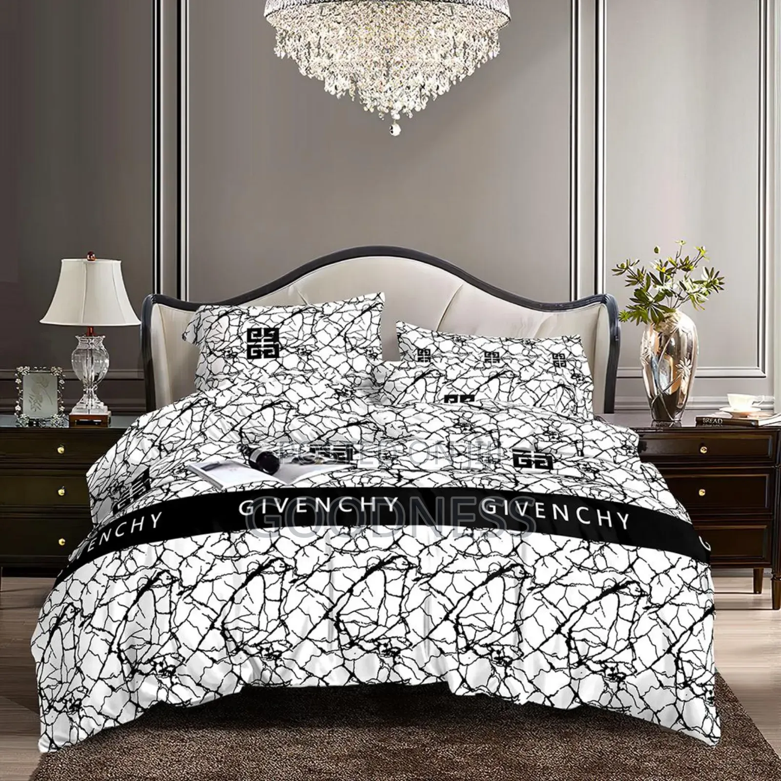 Duvet With Bedsheets and Four Pillows Case Available in All Bed Sizes