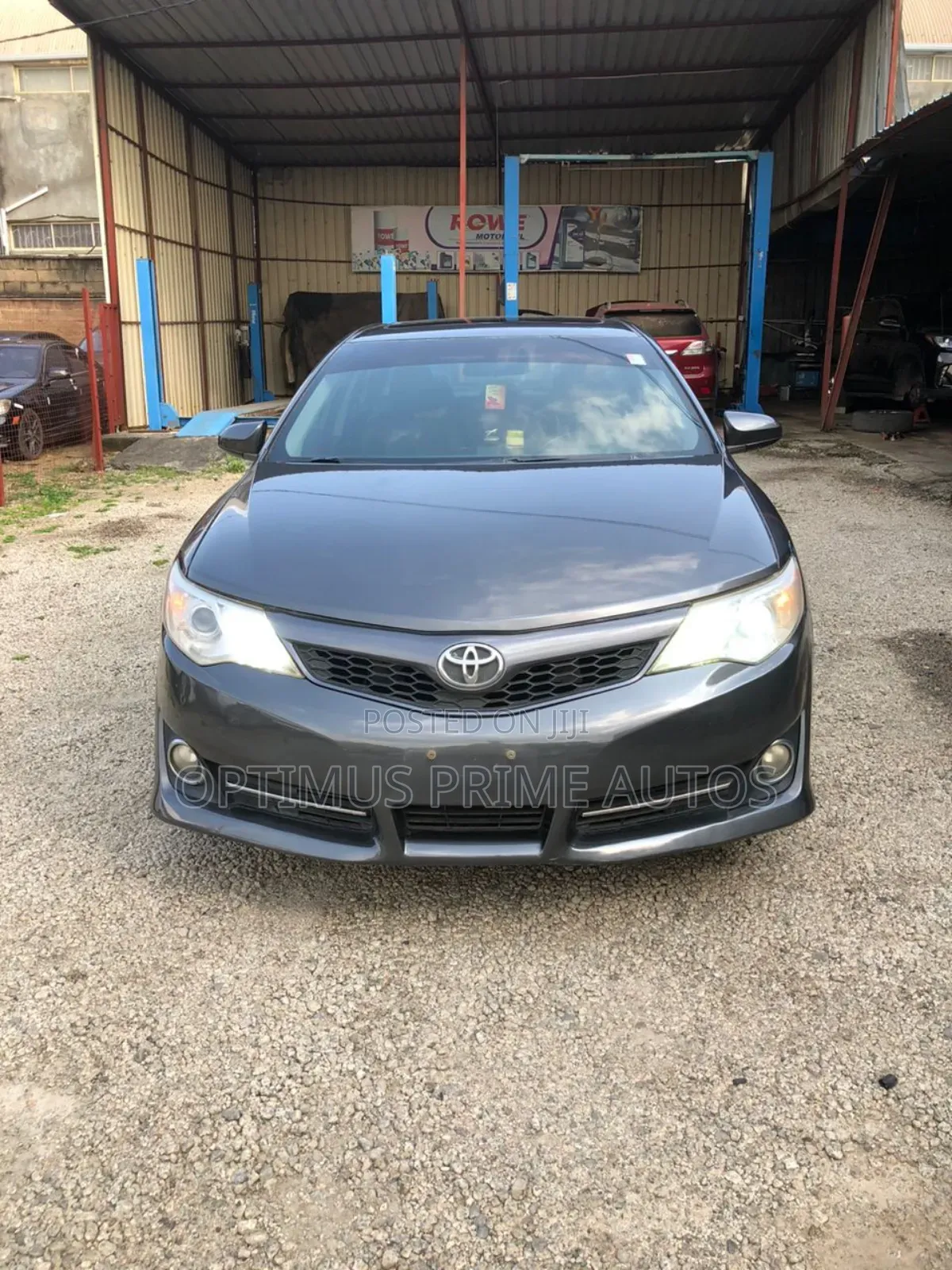 Toyota Camry SE 4dr Sedan (2.5L 4cyl 6A) 2012 Gray