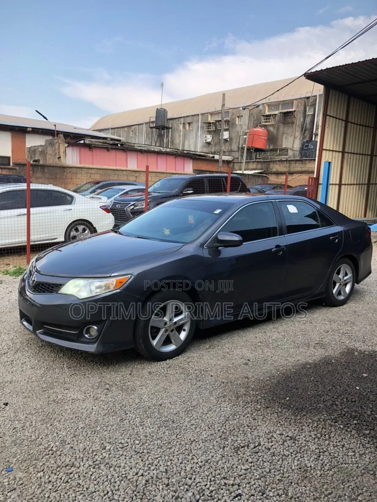 Toyota Camry SE 4dr Sedan (2.5L 4cyl 6A) 2012 Gray