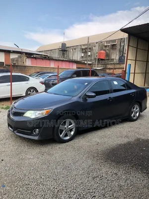 Toyota Camry SE 4dr Sedan (2.5L 4cyl 6A) 2012 Gray