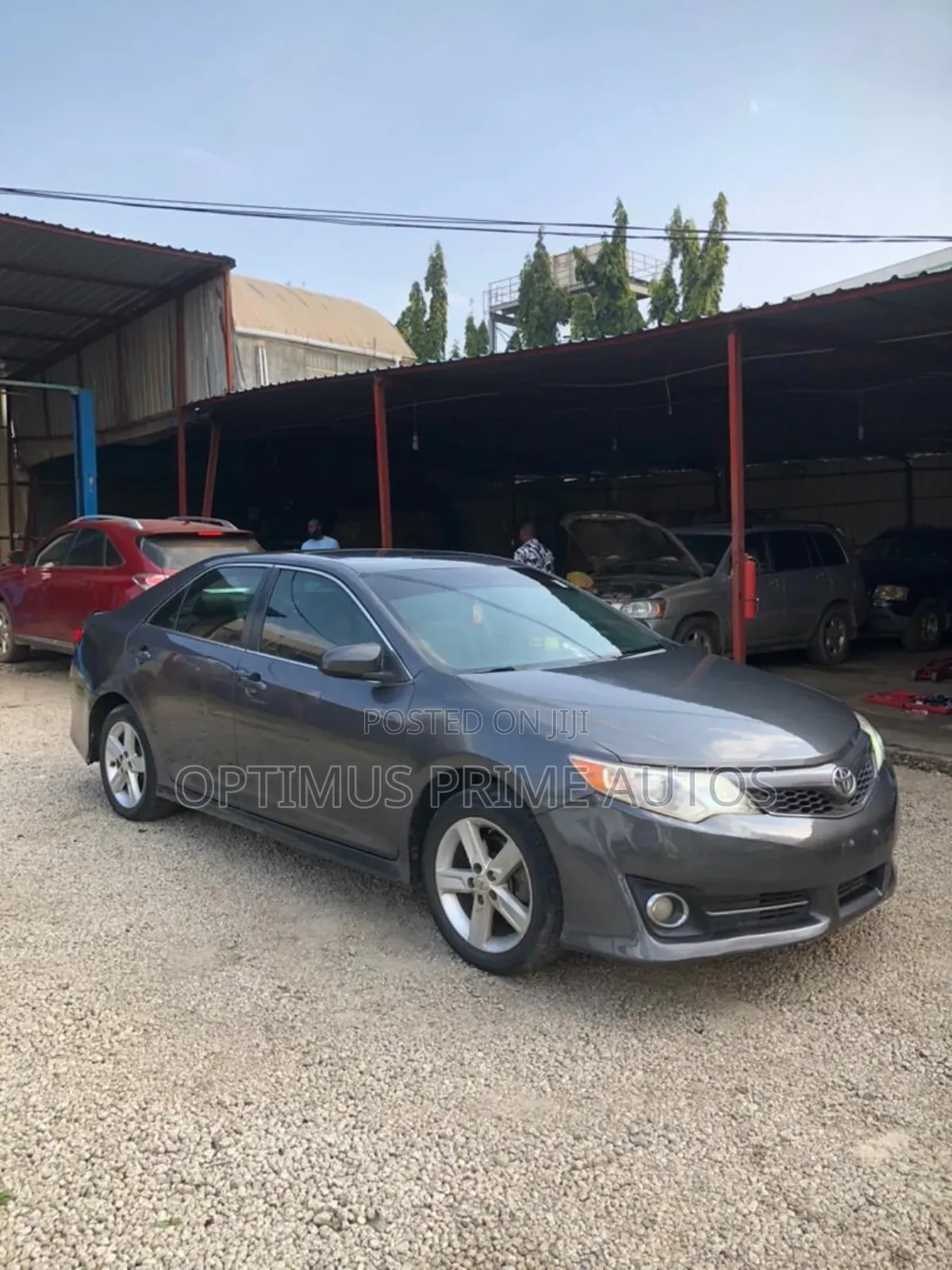 Toyota Camry SE 4dr Sedan (2.5L 4cyl 6A) 2012 Gray