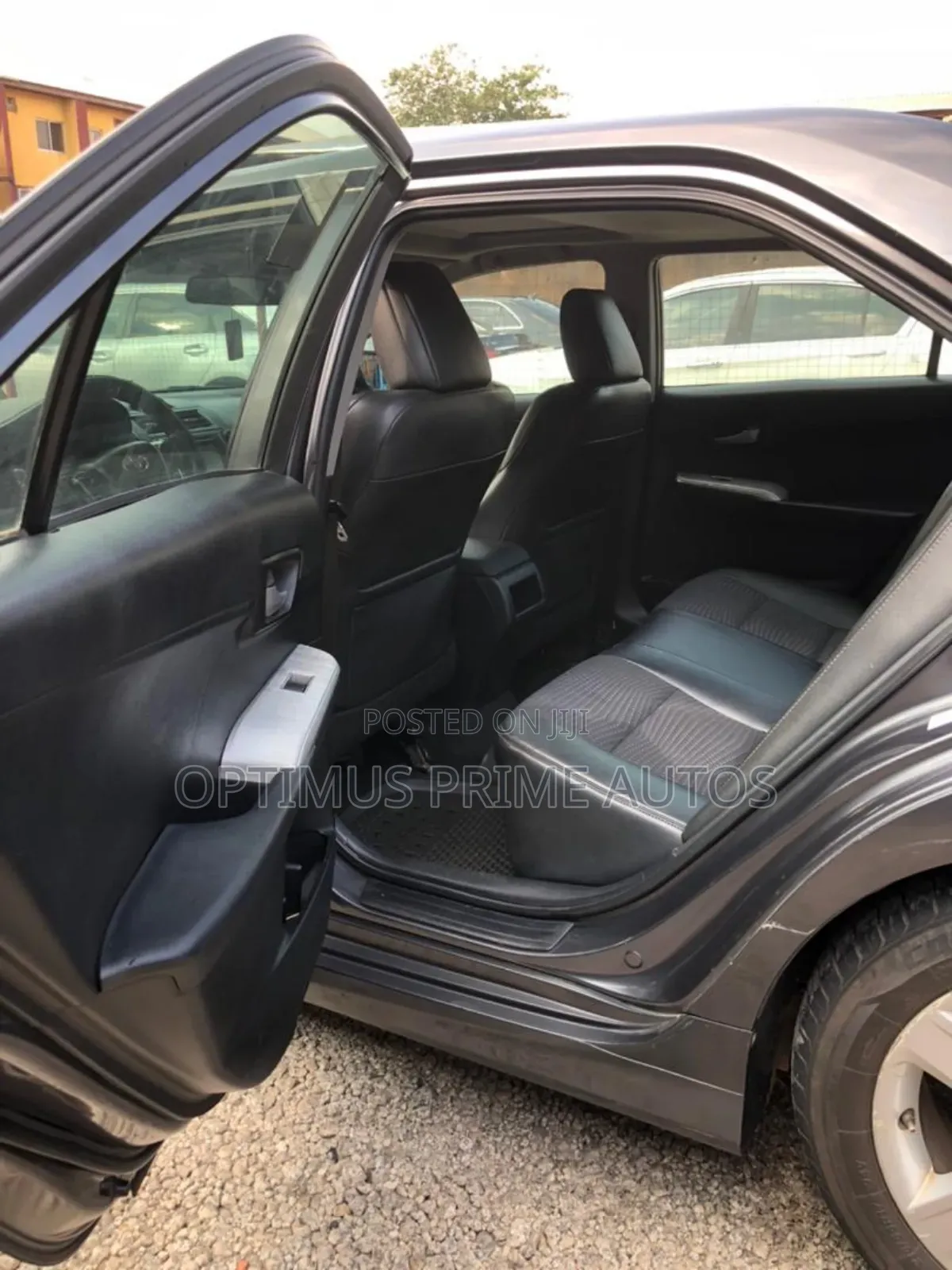 Toyota Camry SE 4dr Sedan (2.5L 4cyl 6A) 2012 Gray