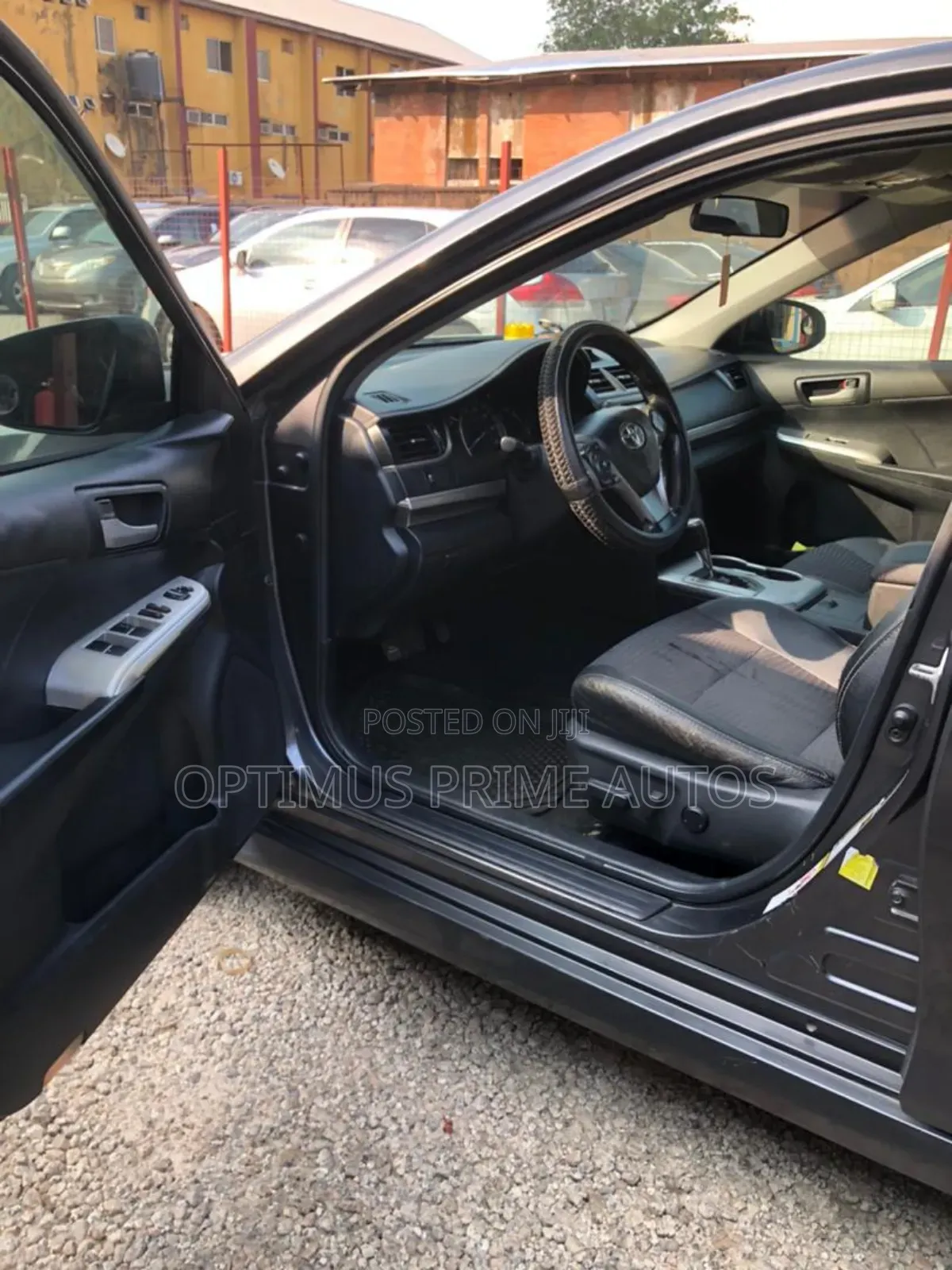 Toyota Camry SE 4dr Sedan (2.5L 4cyl 6A) 2012 Gray