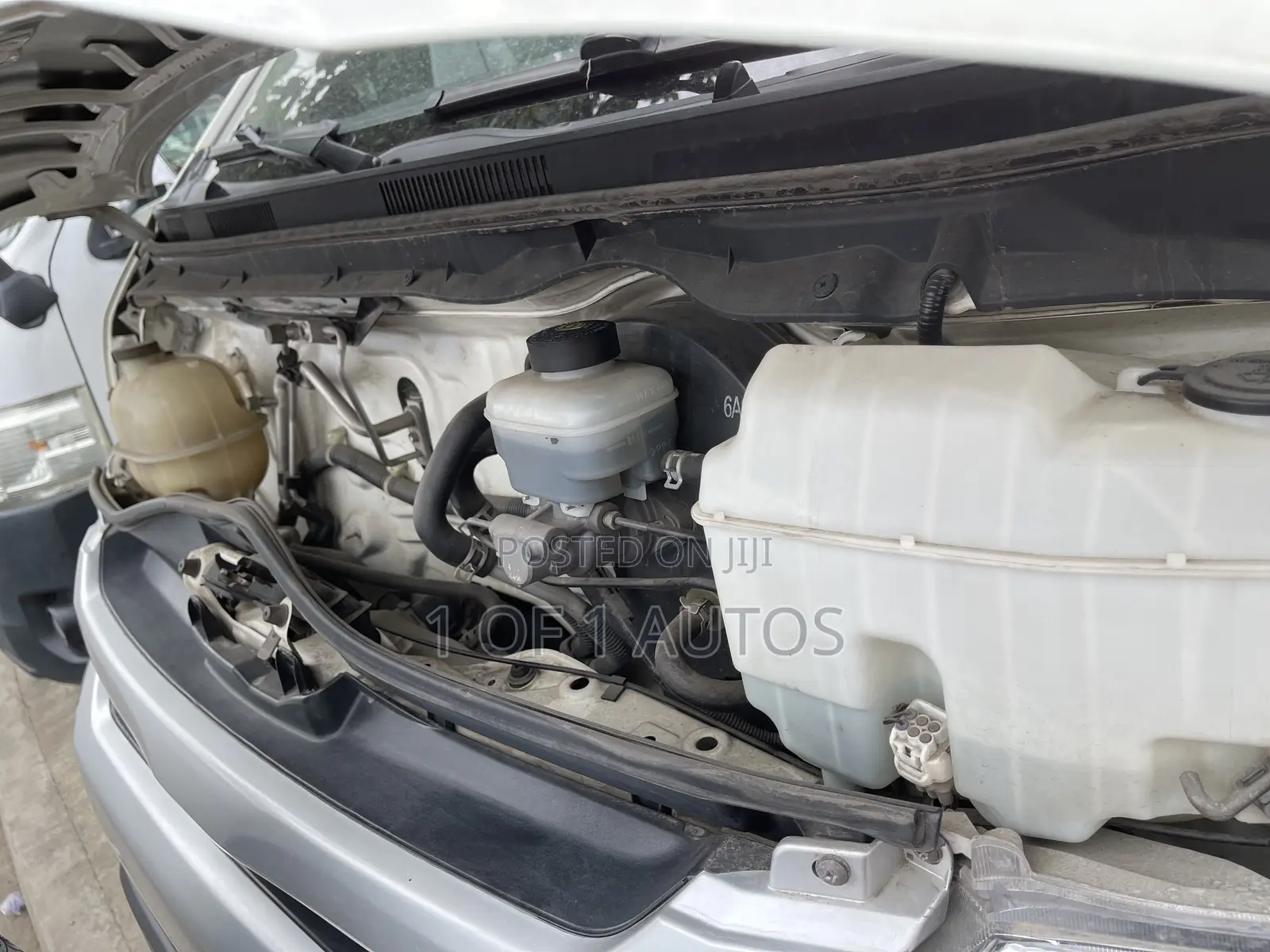 Toyota HiAce 2014 White