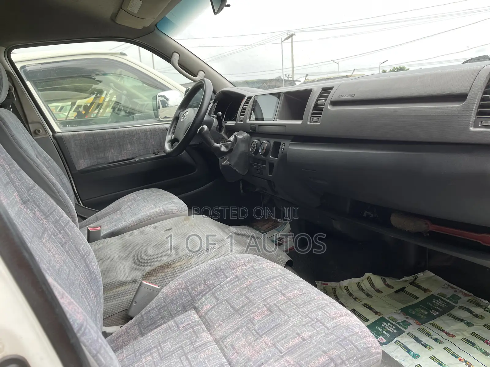 Toyota HiAce 2014 White