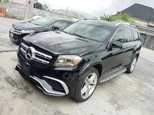 Mercedes-Benz GL-Class GL550 4MATIC 4dr SUV AWD (4.7L 8cyl Turbo 7A)