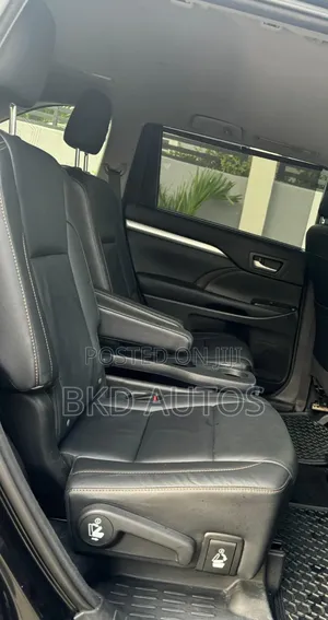 Toyota Highlander XLE 4dr SUV (3.5L 6cyl 6A) 2015 Black