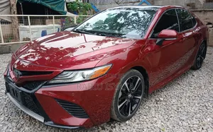 Toyota Camry 2018 Brown
