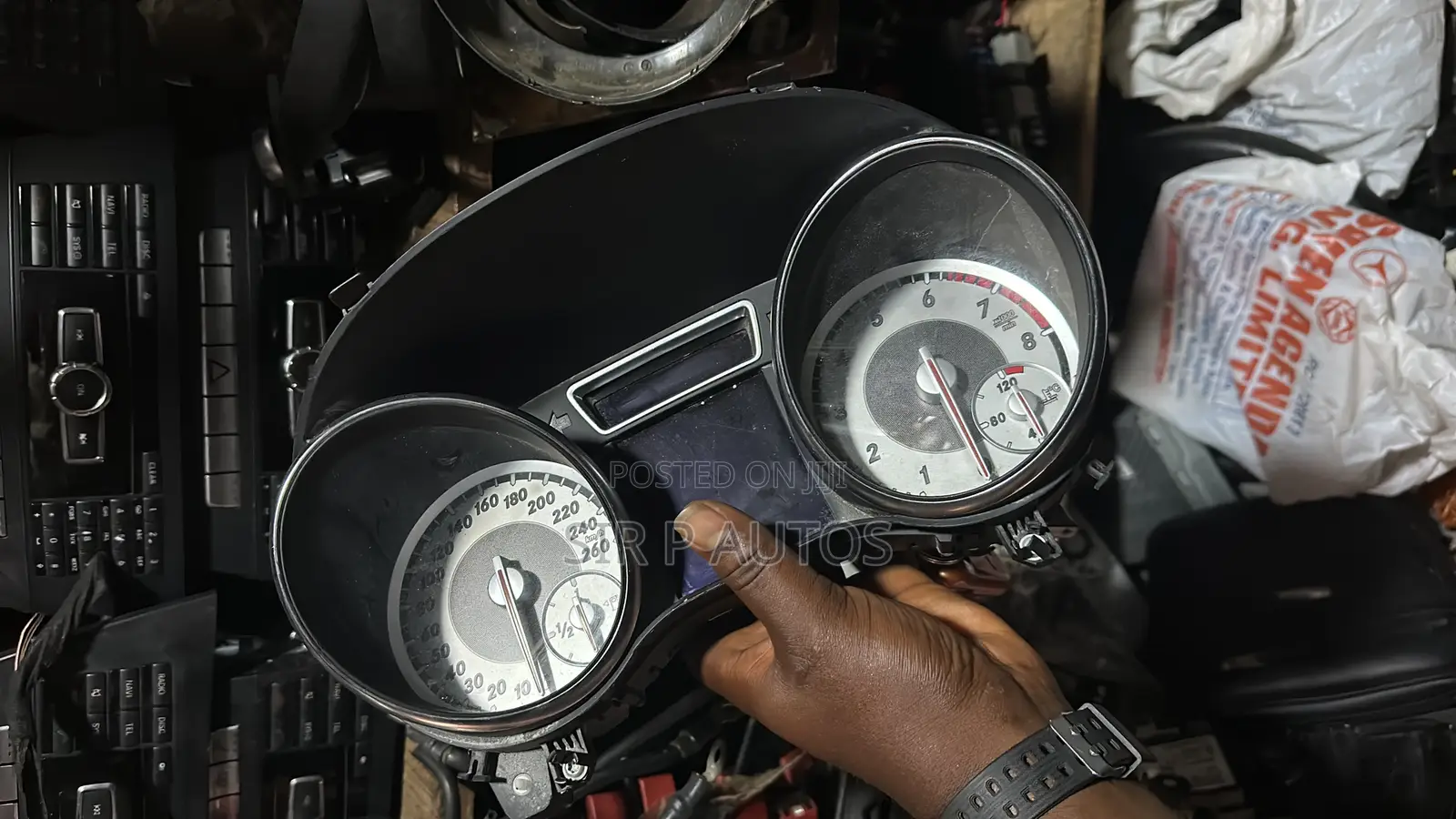 Mercedes Benz Speed Clock