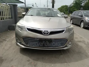 Toyota Avalon XLE Premium 4dr Sedan (3.5L 6cyl 6A) 2014 Silver