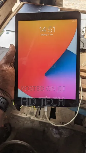 Apple iPad 10.2 (2020) 32 GB Silver