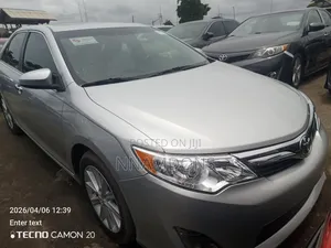 Toyota Camry XLE 4dr Sedan (2.5L 4cyl 6A) 2014 Silver