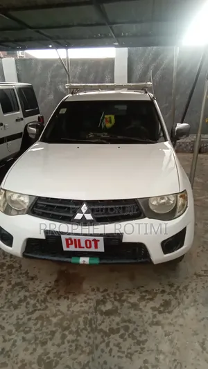 Mitsubishi L200 2006 White