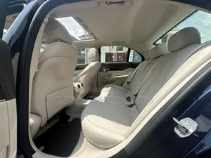 Mercedes-Benz E300 2018 Blue