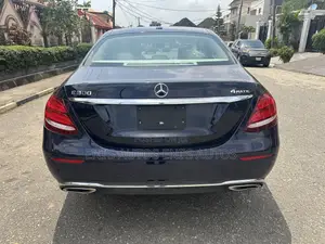 Mercedes-Benz E300 2018 Blue