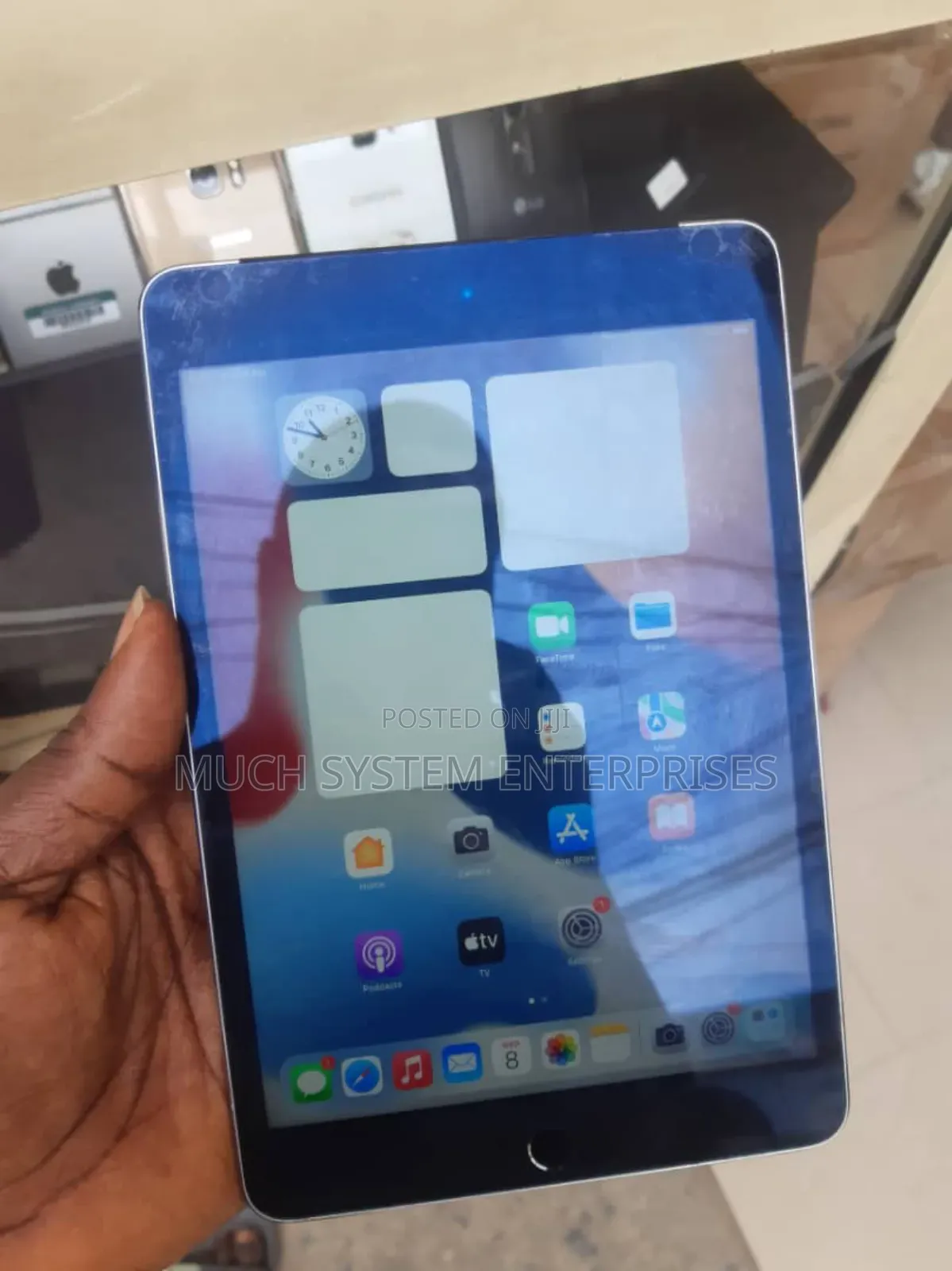 Apple iPad mini 4 128 GB Gray
