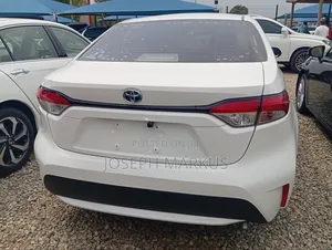 Toyota Corolla 2022 White