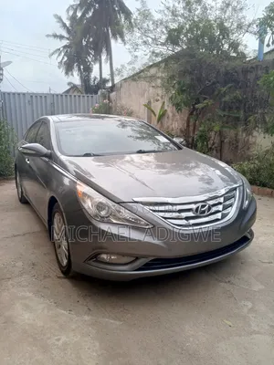 Hyundai Sonata Limited 2.0T Sedan (2.0L 4cyl 6A) 2012 Gray