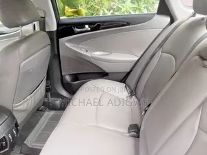 Hyundai Sonata Limited 2.0T Sedan (2.0L 4cyl 6A) 2012 Gray