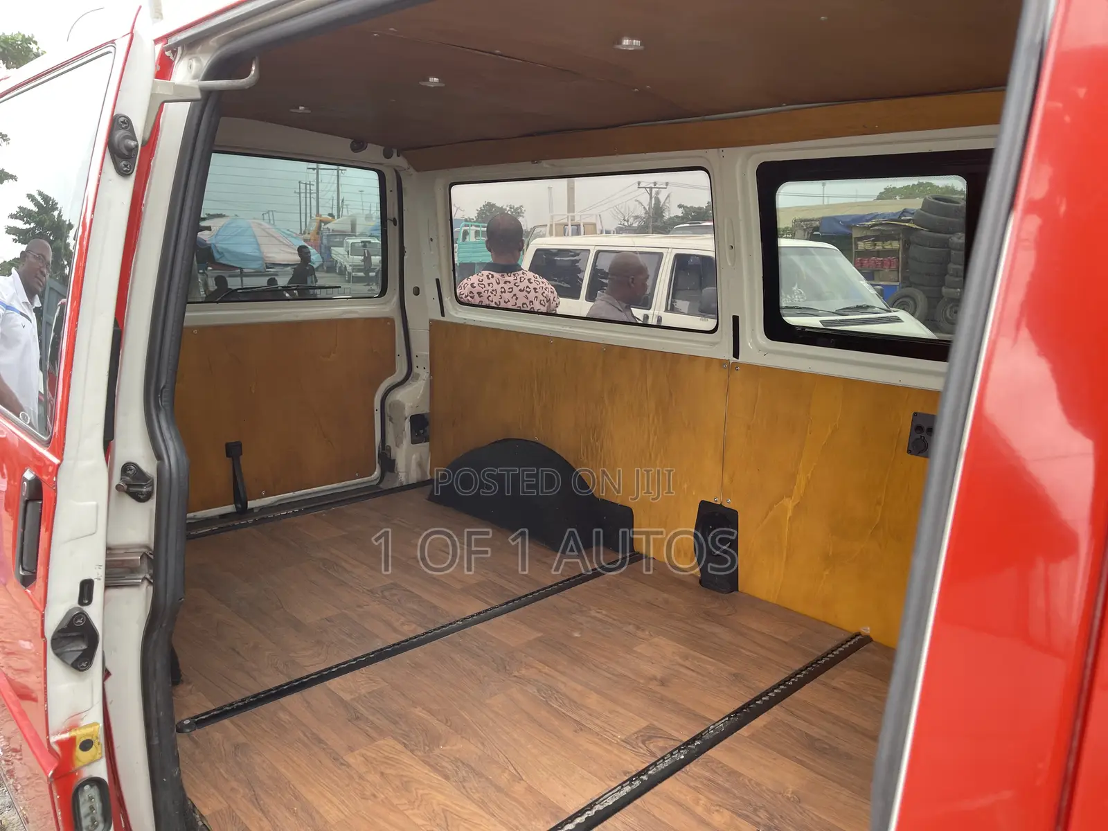 Volkswagen Transporter 2006 Orange