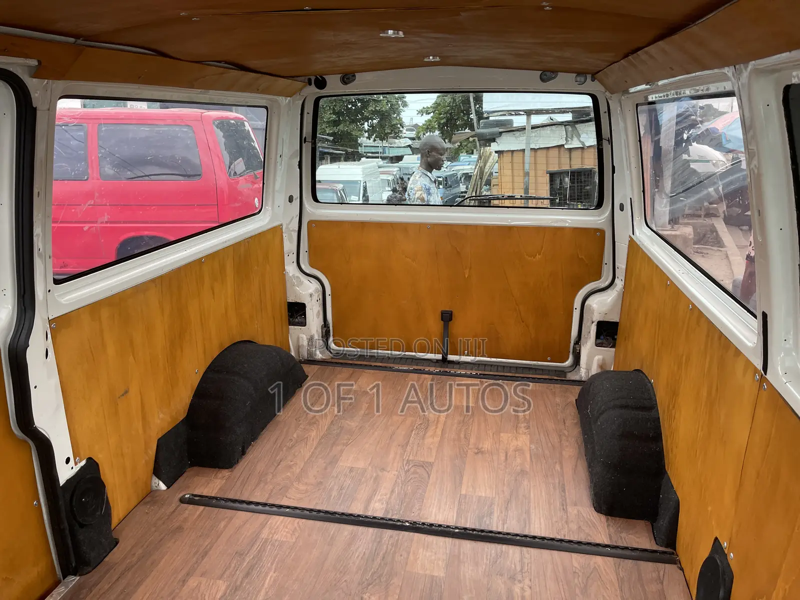 Volkswagen Transporter 2006 Orange