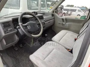 Volkswagen Transporter 2006 Orange