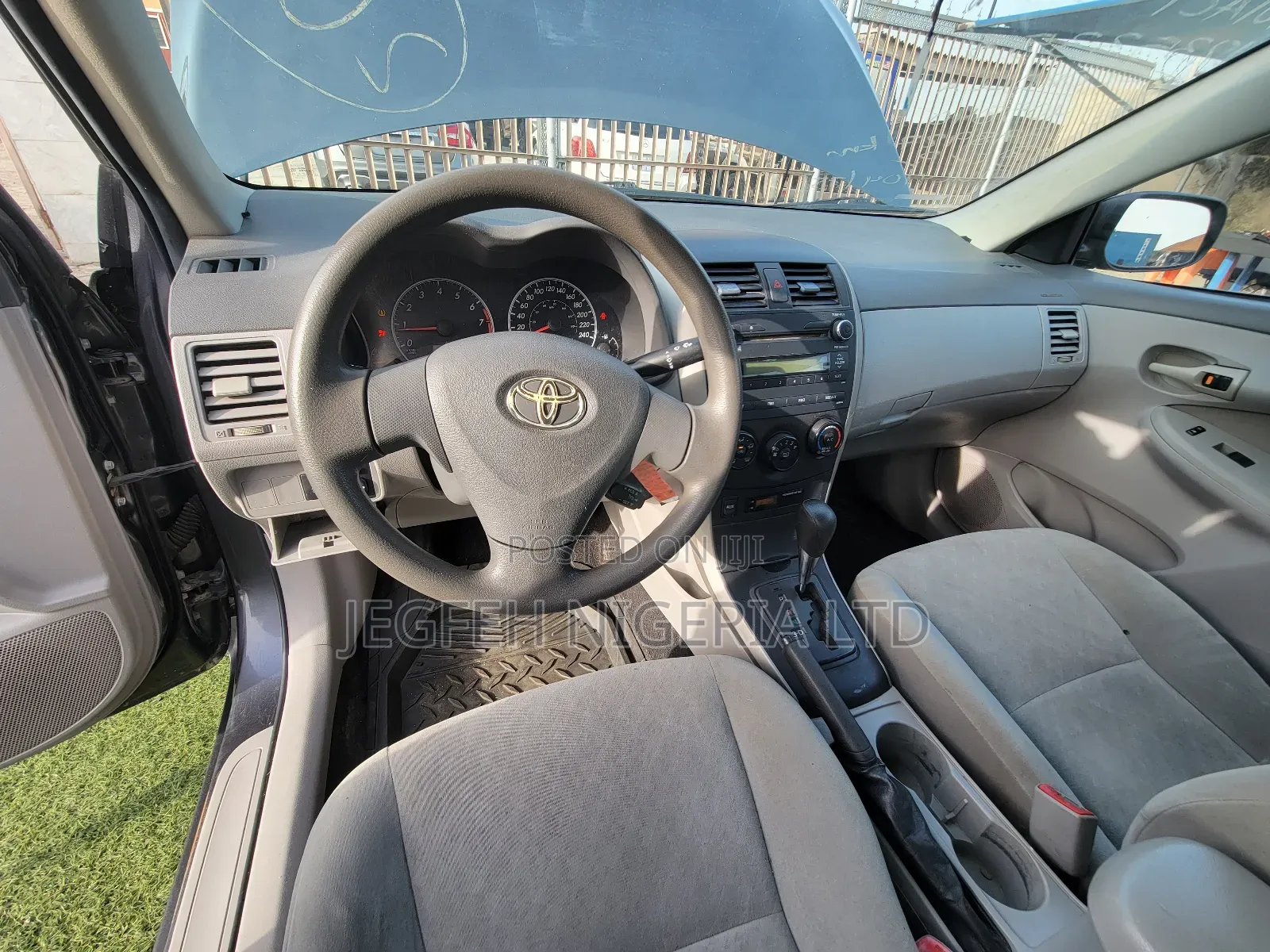 Toyota Corolla 2011 Gray