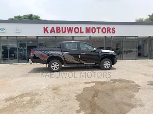 New Mitsubishi L200 2023 Black
