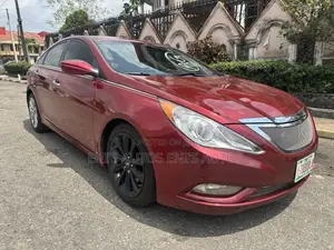 Hyundai Sonata SE Sedan FWD (2.4L 4cyl 6A) 2011 Red