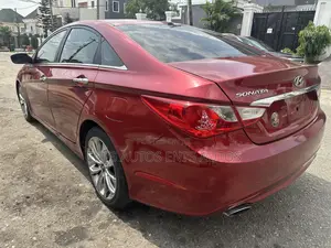 Hyundai Sonata SE Sedan FWD (2.4L 4cyl 6A) 2011 Red