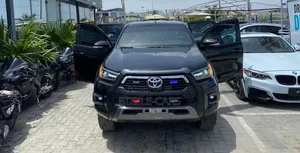 Toyota Hilux 2024 Black