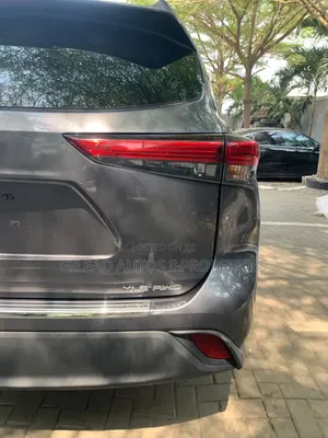 Toyota Highlander XLE AWD 2020
