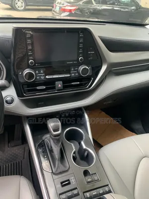 Toyota Highlander XLE AWD 2020