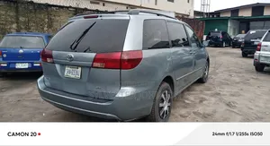 Toyota Sienna CE 2005 Blue