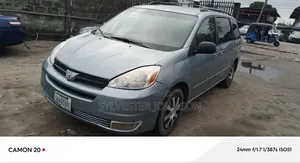 Toyota Sienna CE 2005 Blue