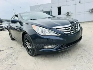 Hyundai Sonata Limited Sedan FWD (2.4L 4cyl 6A) 2013 Blue