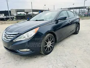 Hyundai Sonata Limited Sedan FWD (2.4L 4cyl 6A) 2013 Blue