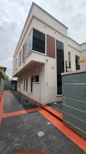 4bdrm Duplex in Medina Estate for sale