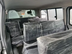 Toyota HiAce 2010 Silver
