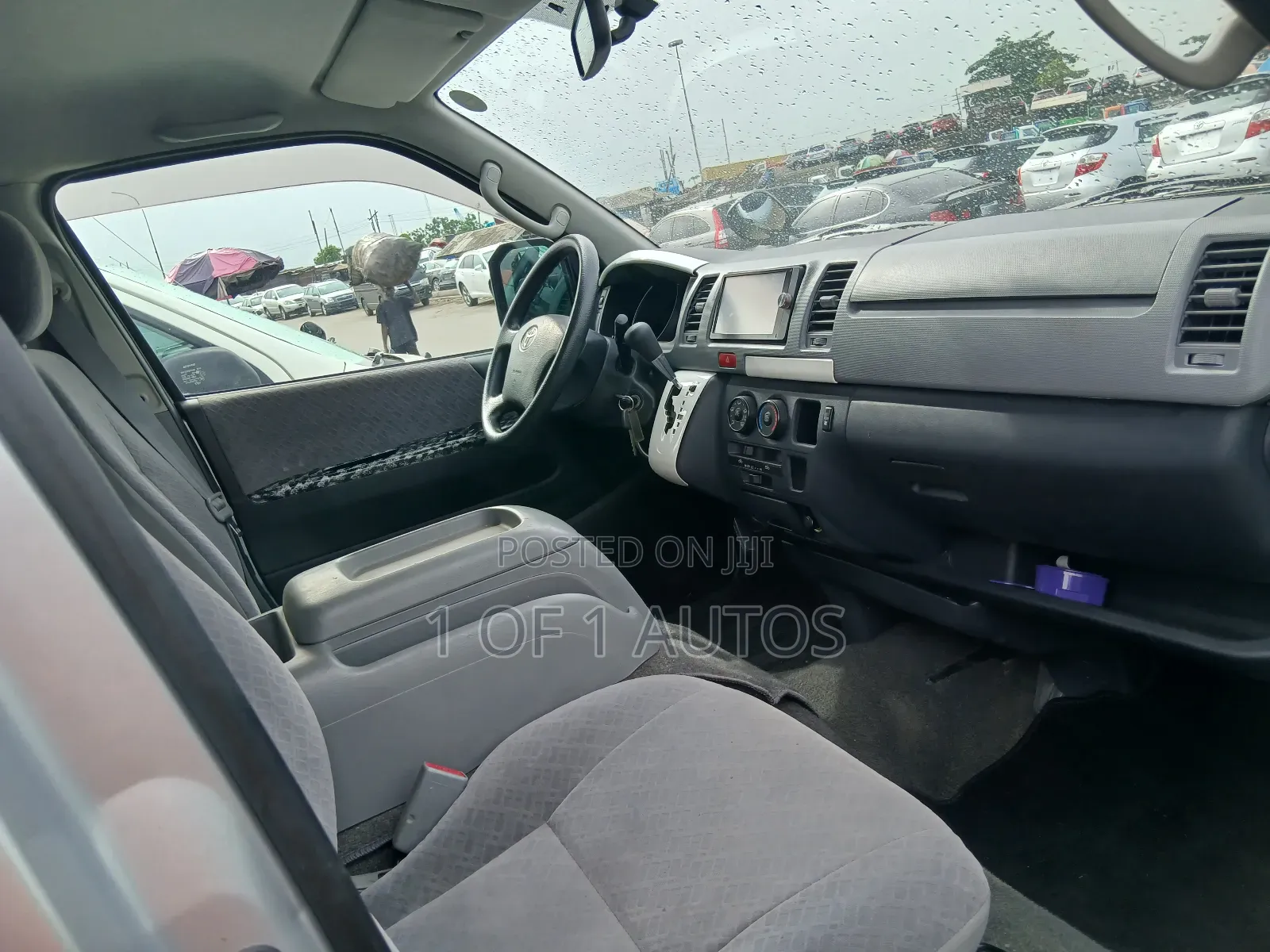 Toyota HiAce 2010 Silver