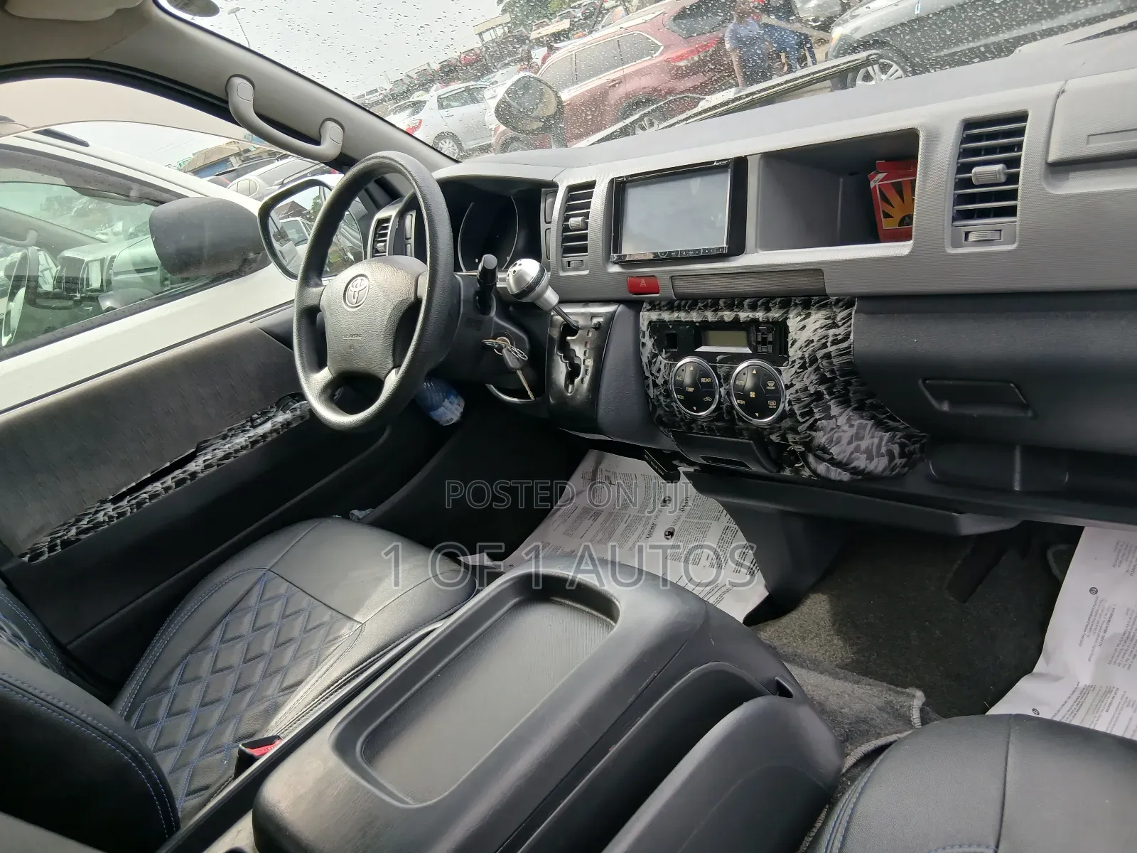 Toyota HiAce 2014 Grey