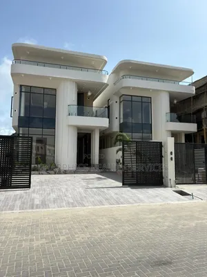 5bdrm Duplex in Lekki Phase 2 for sale