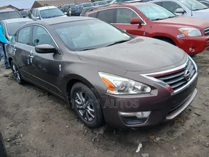 Nissan Altima 2.5 S 4dr Sedan (2.5L 4cyl CVT) 2015 Gray