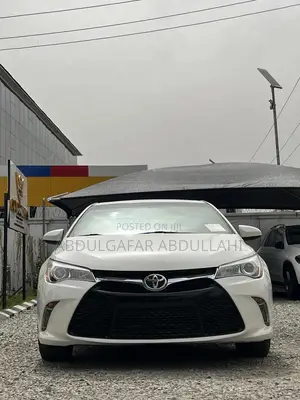 Toyota Camry XLE 4dr Sedan (2.5L 4cyl 6A) 2015 White