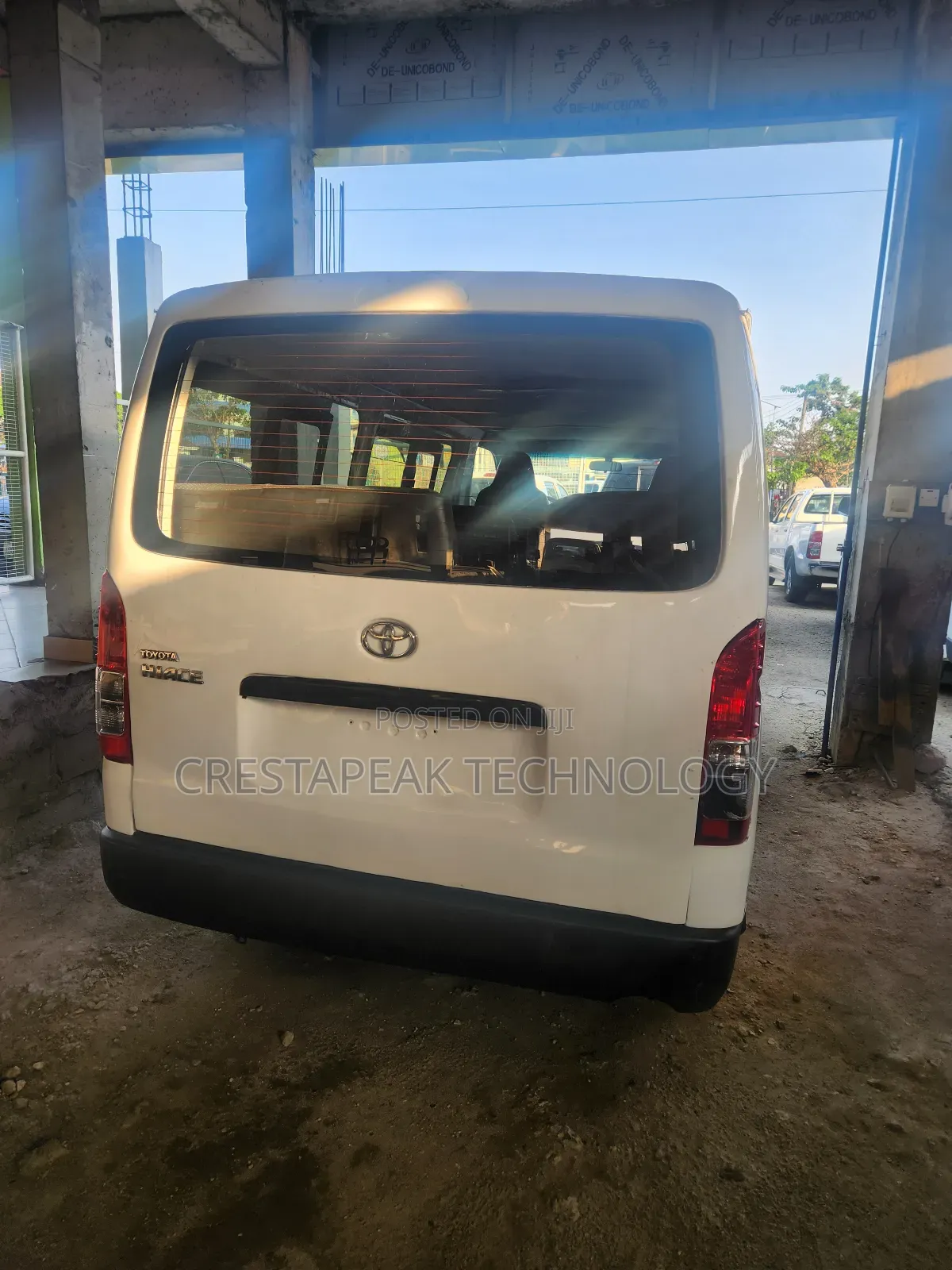 Toyota HiAce 2012 White
