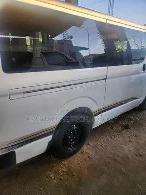 Toyota HiAce 2012 White