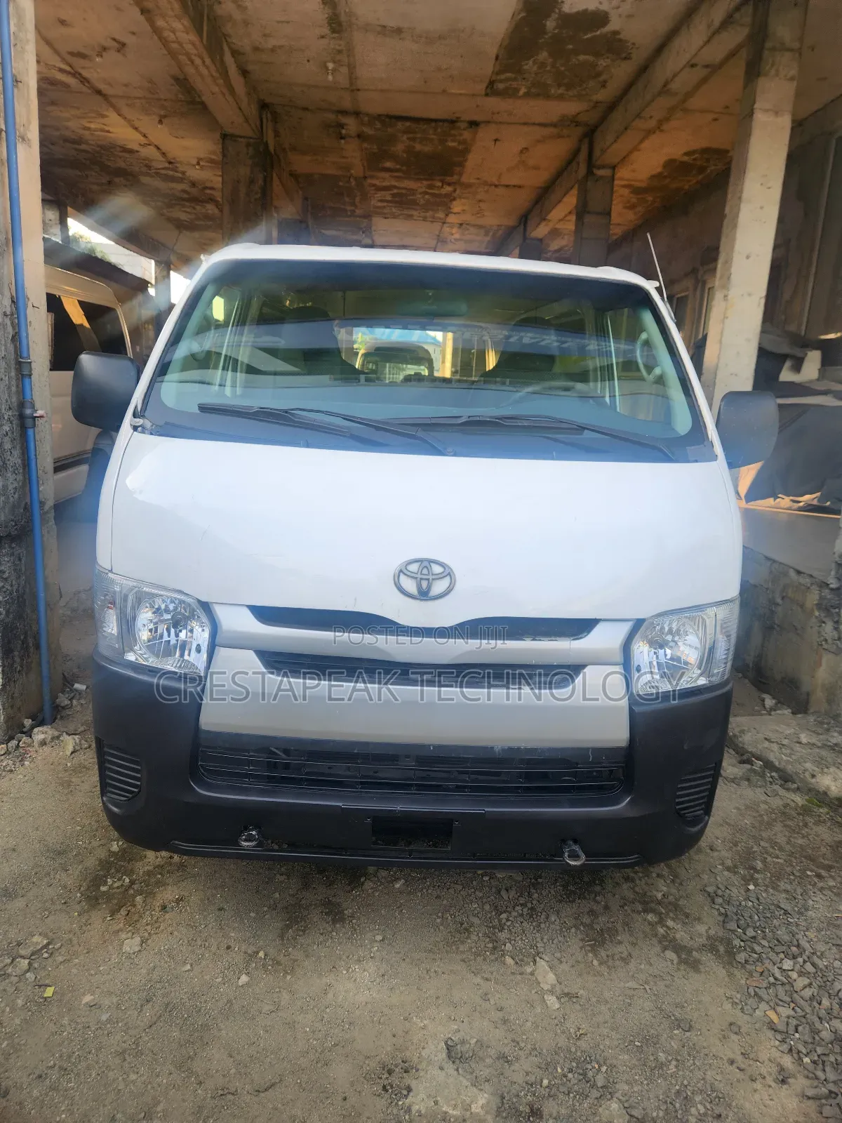 Toyota HiAce 2012 White