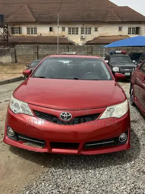 Toyota Camry SE 4dr Sedan (2.5L 4cyl 6A) 2013 Red