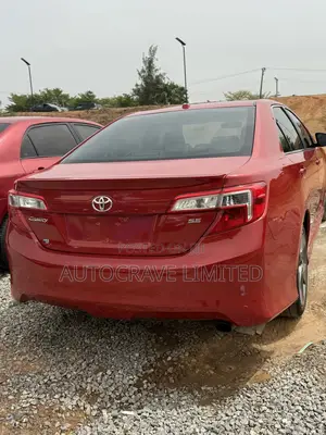 Toyota Camry SE 4dr Sedan (2.5L 4cyl 6A) 2013 Red
